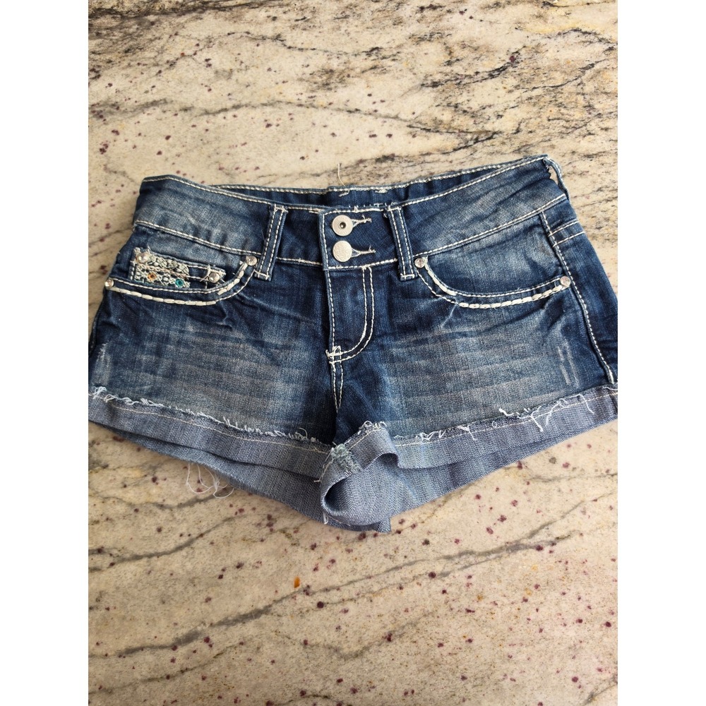Vanity jean shorts with detailed pockets dize 26